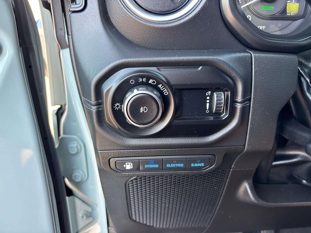2024 Jeep Wrangler Sahara 4xe