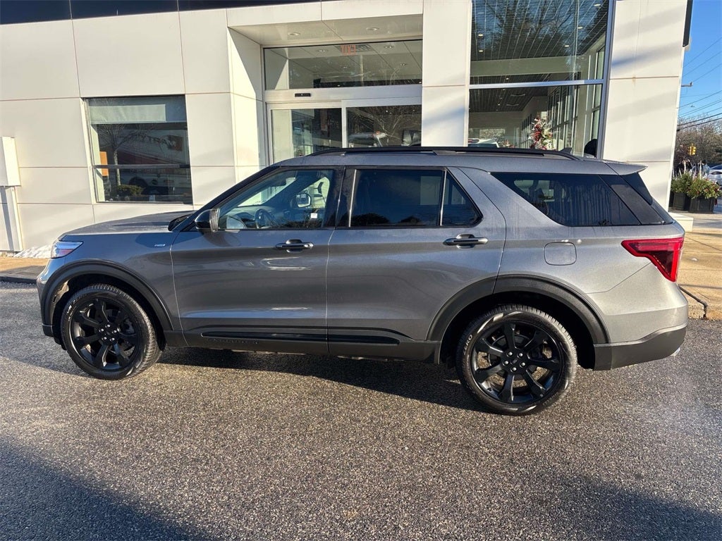 2022 Ford Explorer ST-Line