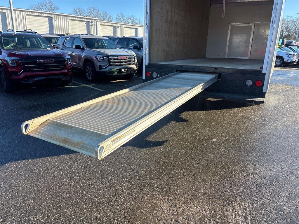 2022 GMC Savana 3500 Work Van