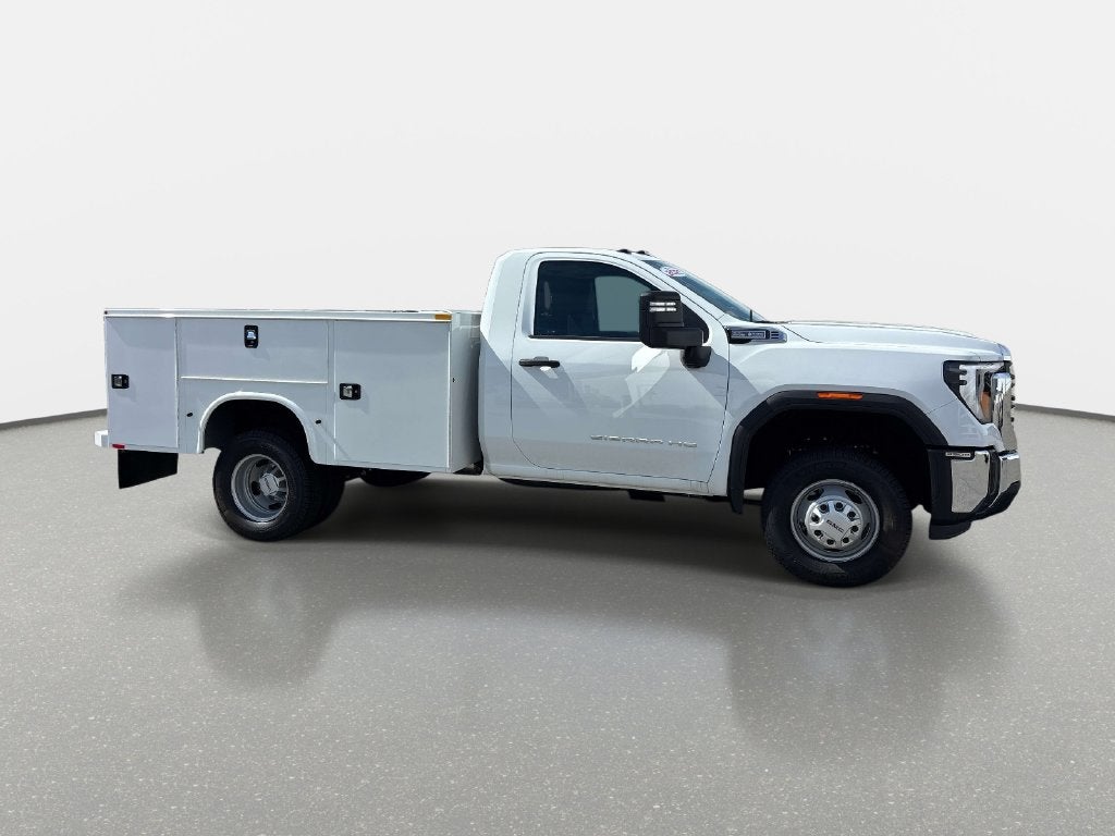 2025 GMC Sierra 3500HD Pro 146 WB