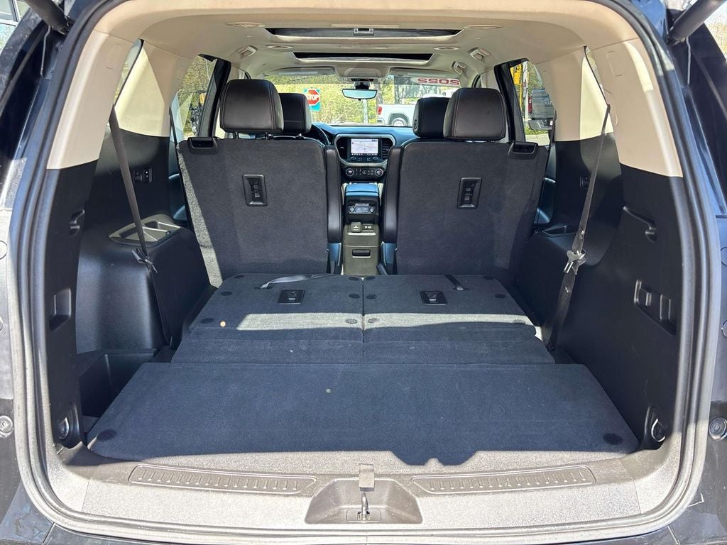 2022 GMC Acadia Denali