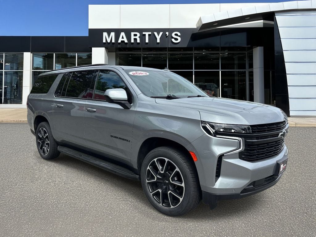 2023 Chevrolet Suburban RST