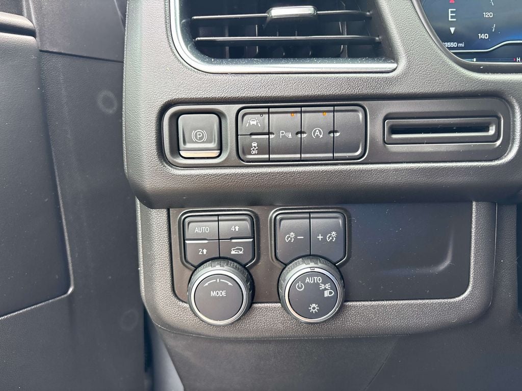 2023 Chevrolet Suburban RST