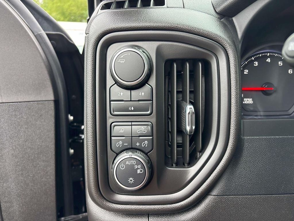 2024 Chevrolet Silverado 2500HD Custom