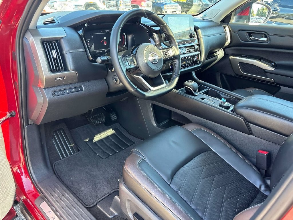 2024 Nissan Pathfinder Platinum