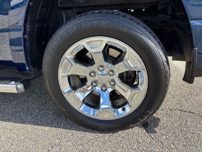 2020 RAM 1500 Big Horn Crew Cab 4x4 5'7" Box