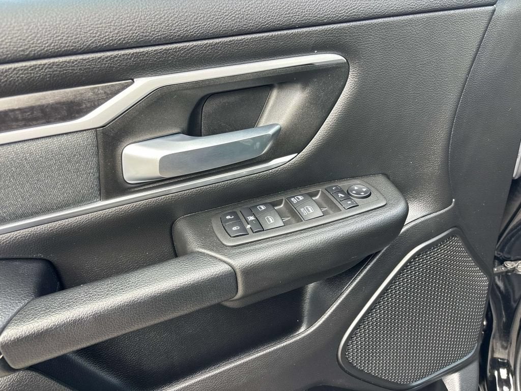 2022 RAM 1500 Big Horn Crew Cab 4x4 5'7" Box