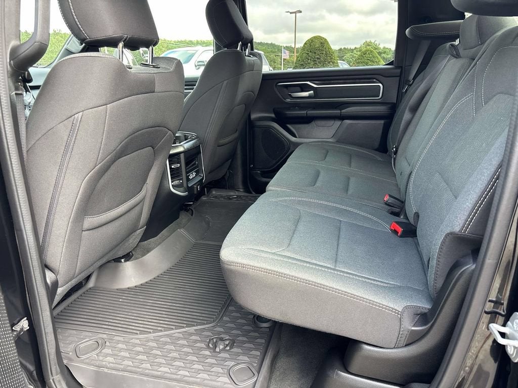 2022 RAM 1500 Big Horn Crew Cab 4x4 5'7" Box