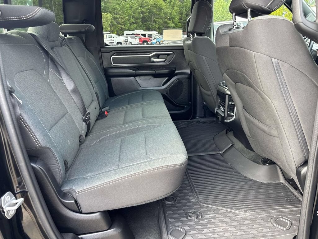 2022 RAM 1500 Big Horn Crew Cab 4x4 5'7" Box