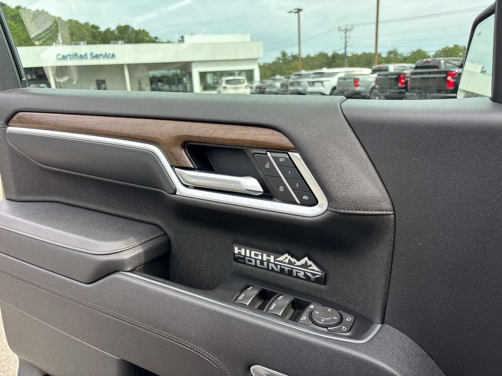2025 Chevrolet Silverado 1500 High Country