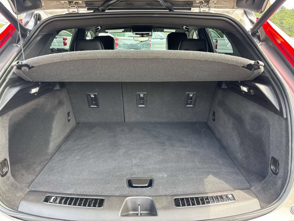 2022 Cadillac XT4 Premium Luxury
