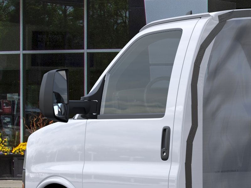 2025 GMC Savana Cutaway 3500 1WT