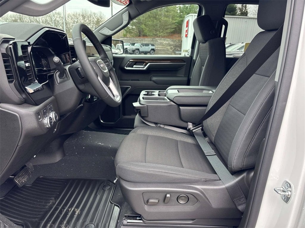 2025 GMC Sierra 1500 SLE