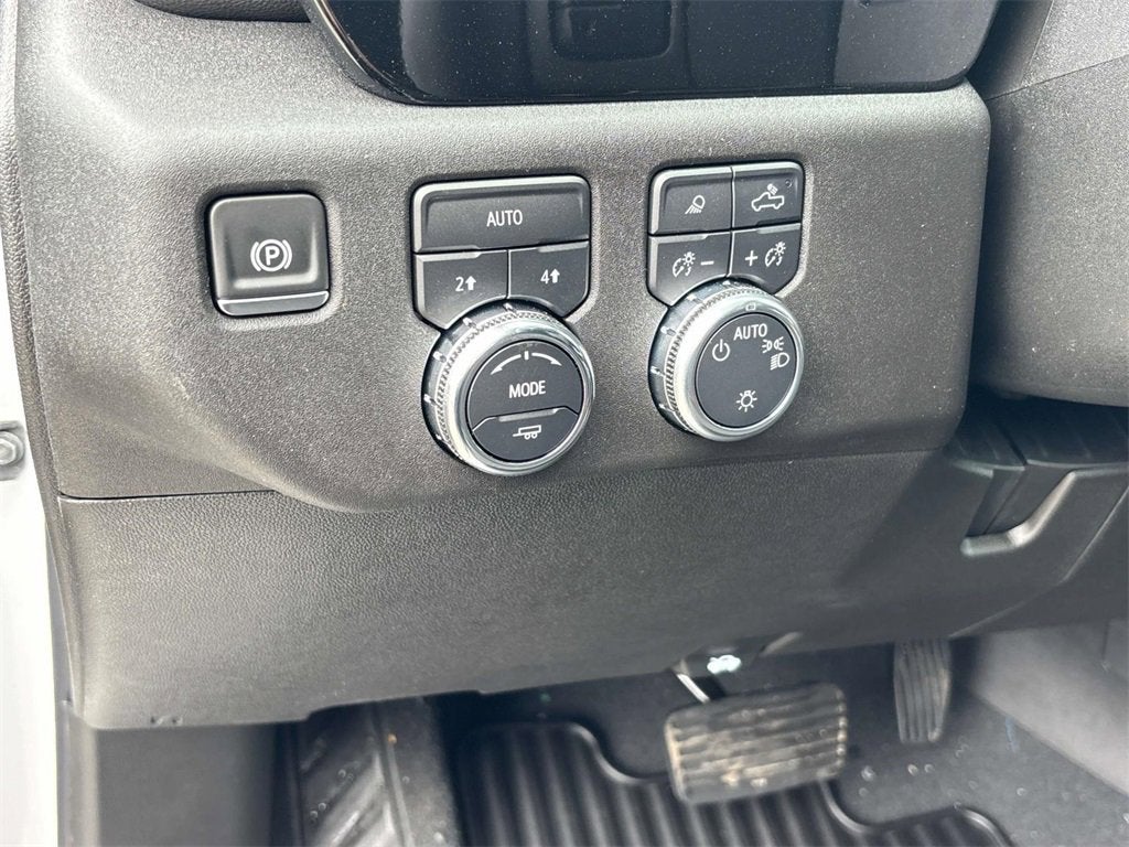 2025 GMC Sierra 1500 SLE