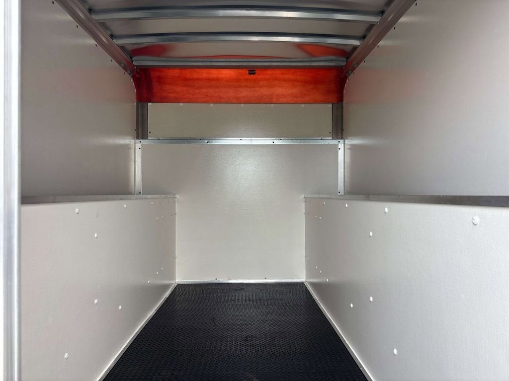 2026 GMC Savana Cutaway 3500 1WT