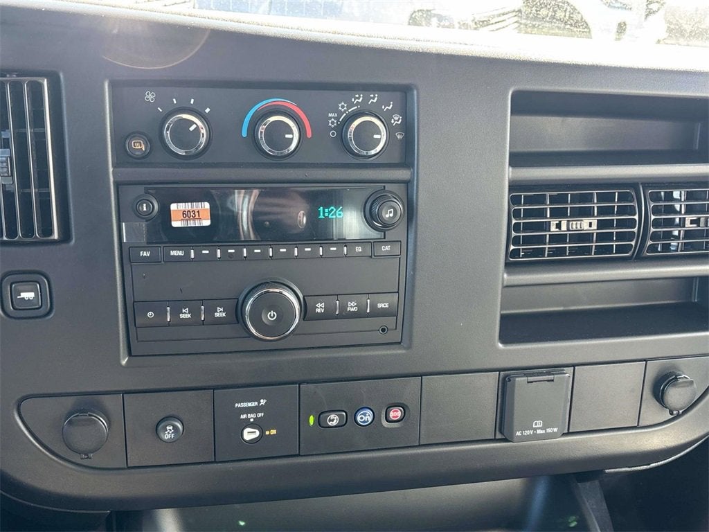 2025 GMC Savana Cutaway 3500 1WT