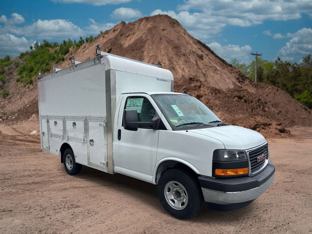 2026 GMC Savana Cutaway 3500 1WT