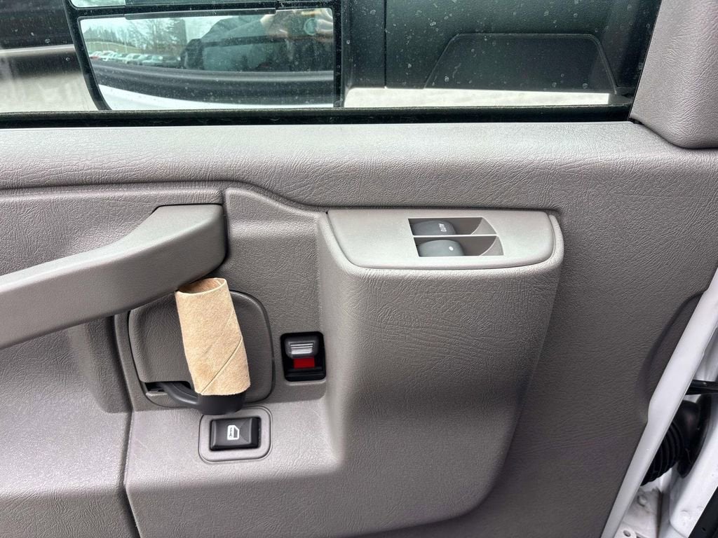 2026 GMC Savana Cutaway 3500 1WT