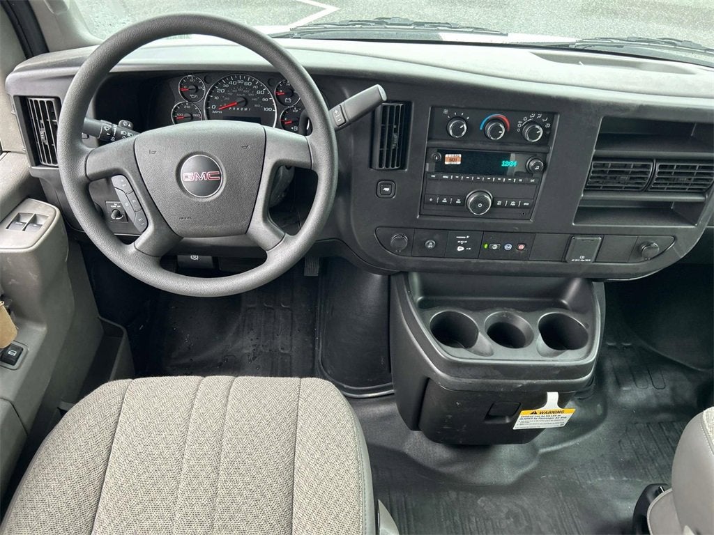 2024 GMC Savana Cutaway 3500 1WT