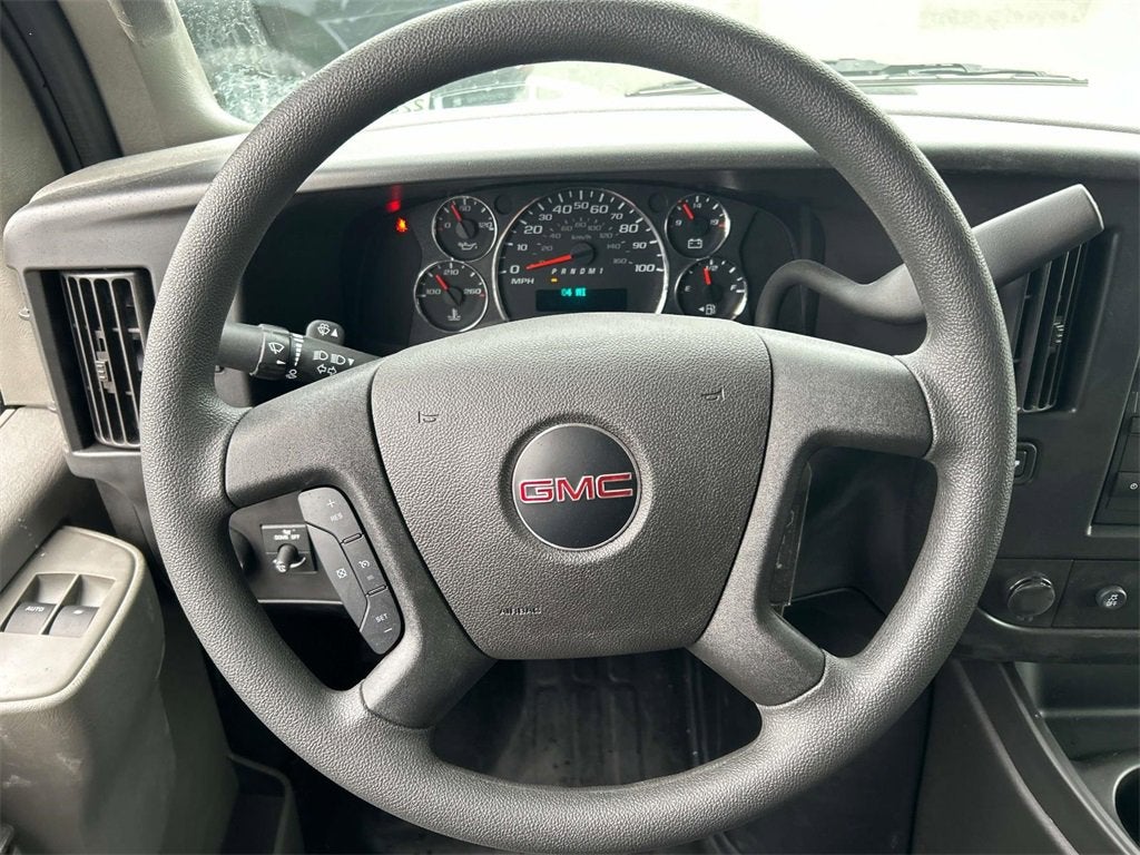 2024 GMC Savana Cutaway 3500 1WT