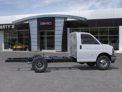 2026 GMC Savana Cutaway 3500 1WT