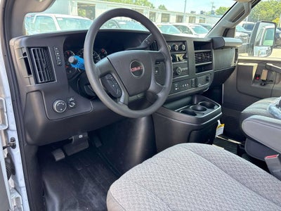 2026 GMC Savana Cutaway 3500 1WT