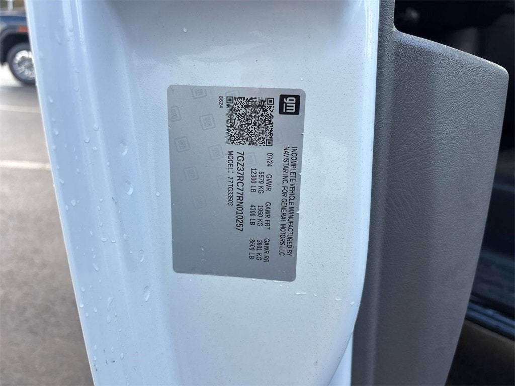 2024 GMC Savana Cutaway 3500 1WT