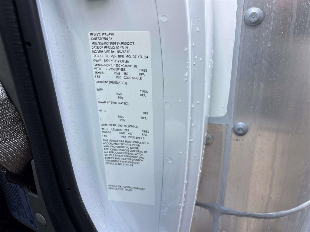 2024 GMC Savana Cutaway 3500 1WT